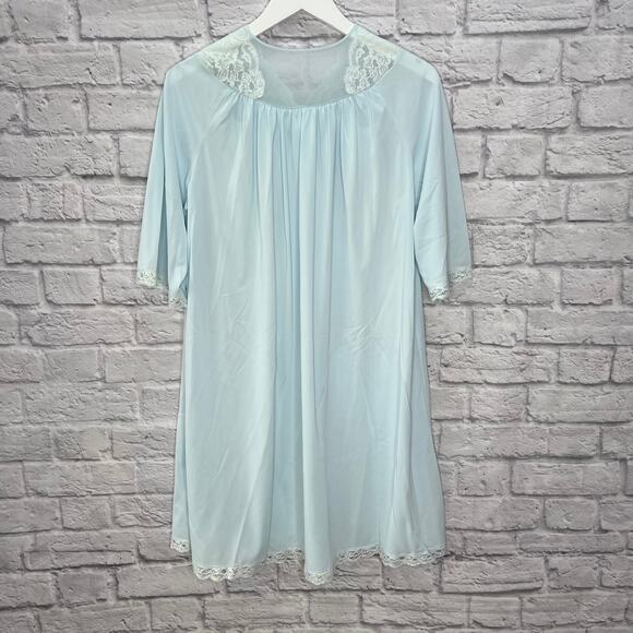 Vintage Shadowline Baby Blue Nylon Robe Lace Floral Trim Size S 37" long Button - Picture 6 of 6